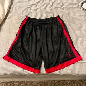 Jordan Basketball Shorts (black/red)